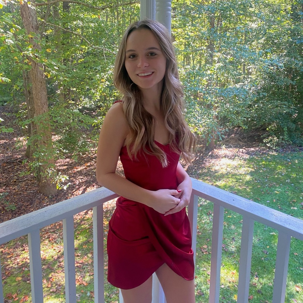 Red Lulu’s homecoming / formal dress